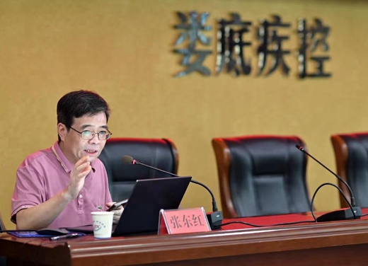 4、张东红授课.jpg